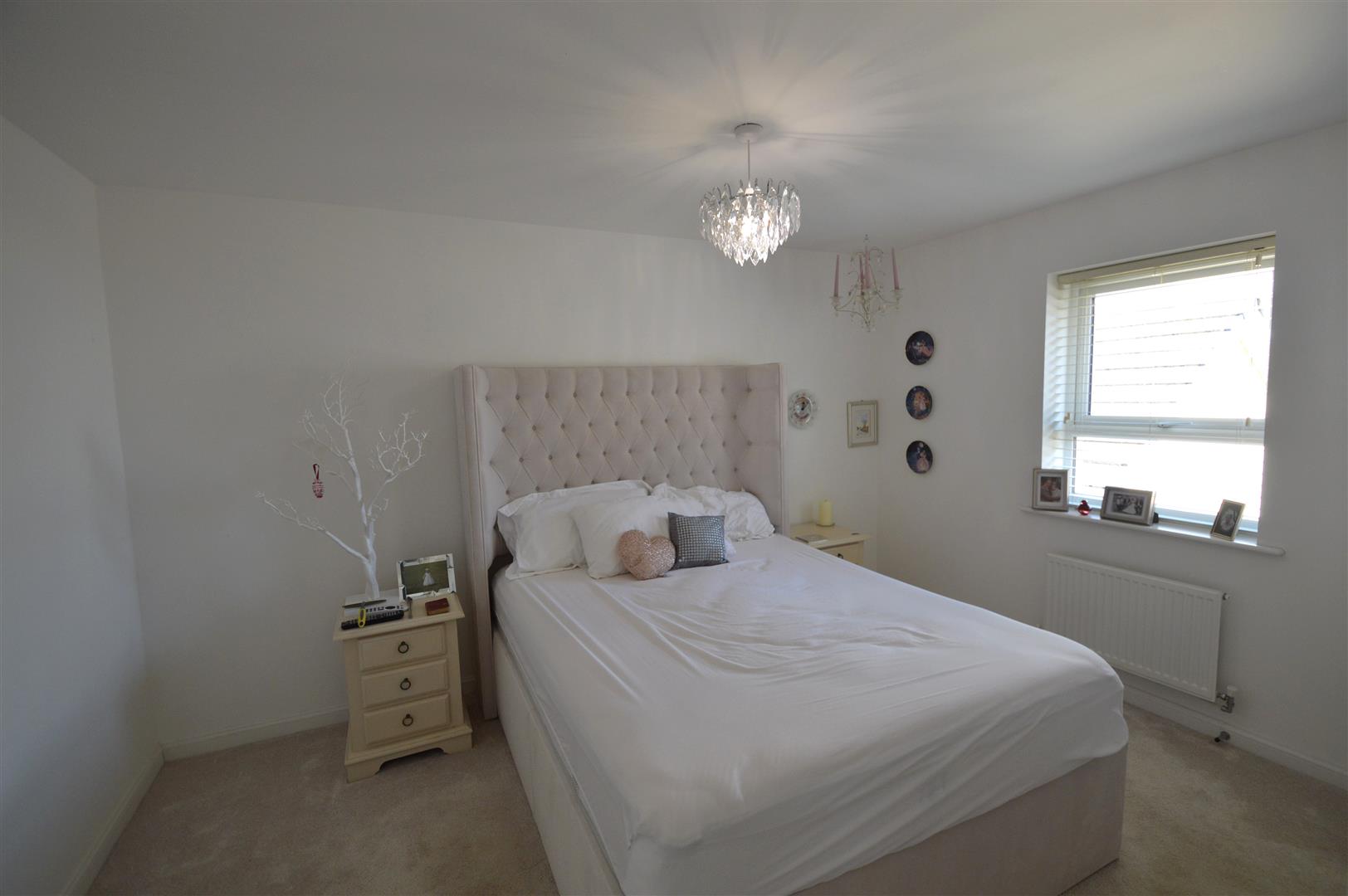 42 Crompton Way, Ogmore by Sea, CF32 0QF